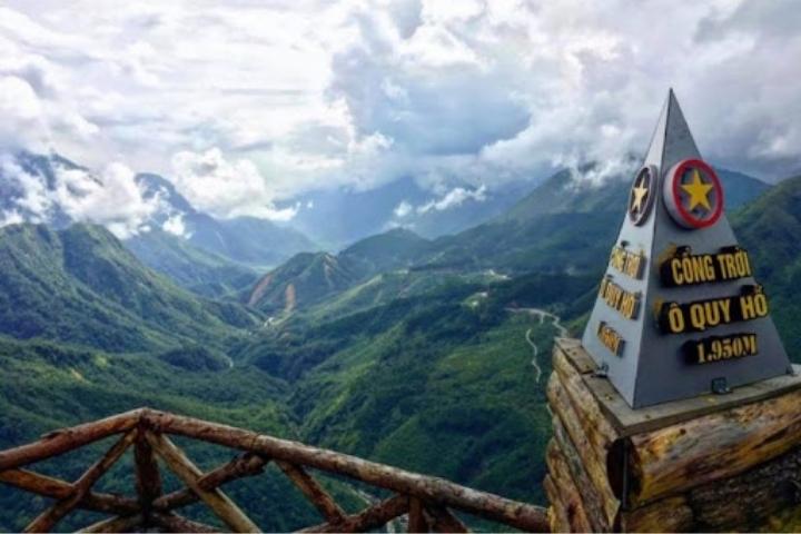 cột mốc cổng trời sapa