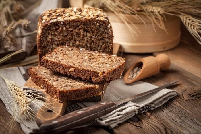 bánh mì lúa mạch đen Đức